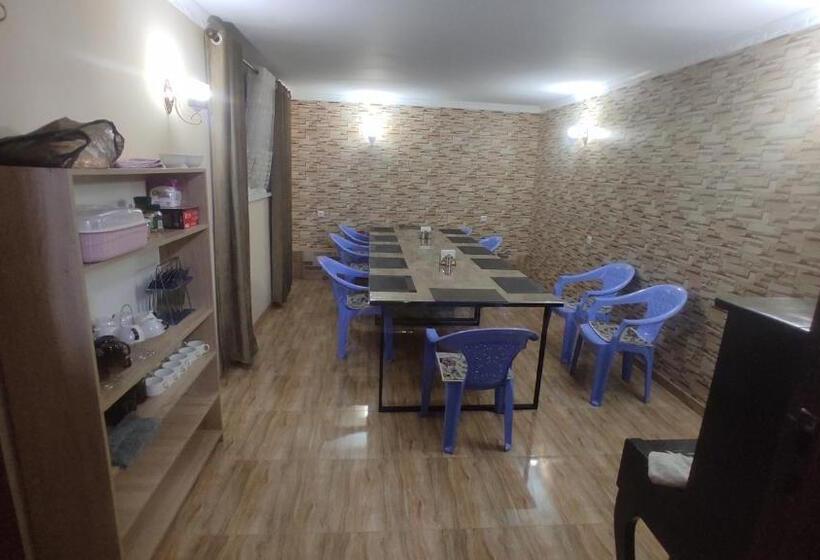Injir Hostel
