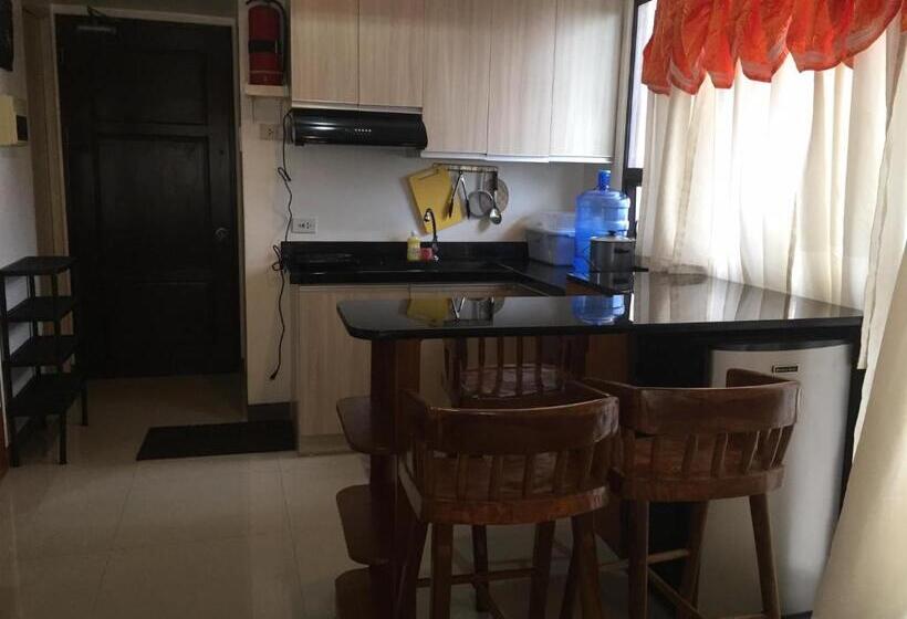 Mabolo Garden Flat A9 Rooftop Pool Shortwalk To Ayala Mall