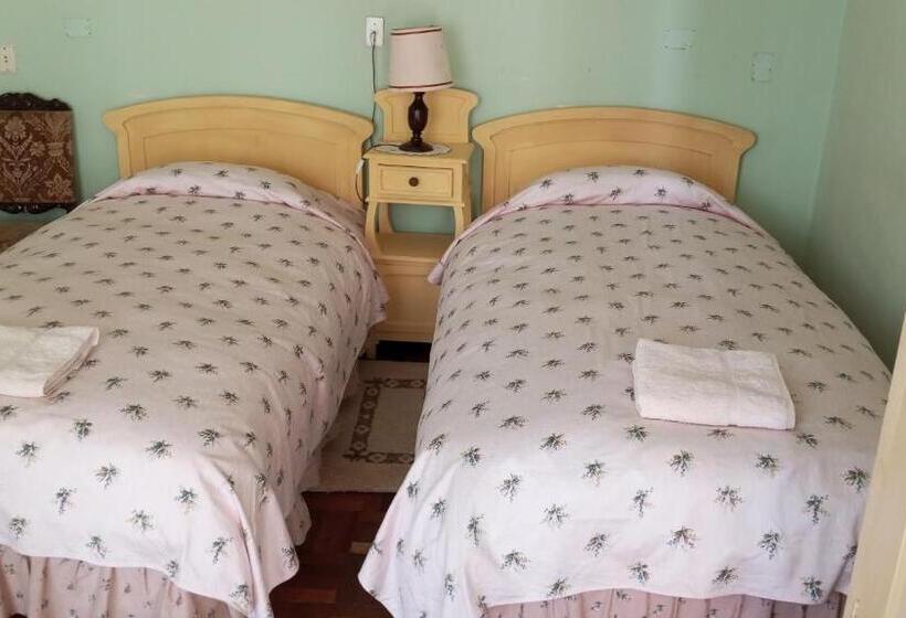 פנסיון Hostal La Chacarilla