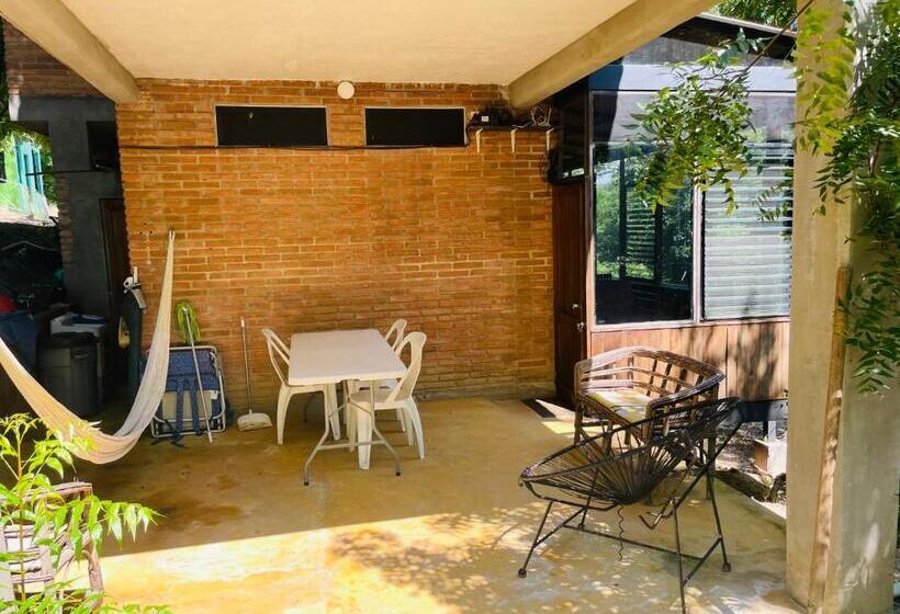 פנסיון Room In House   Double Bed, Queen Size, Small Kitchen, Terrace, Wi Fi  Air Condition