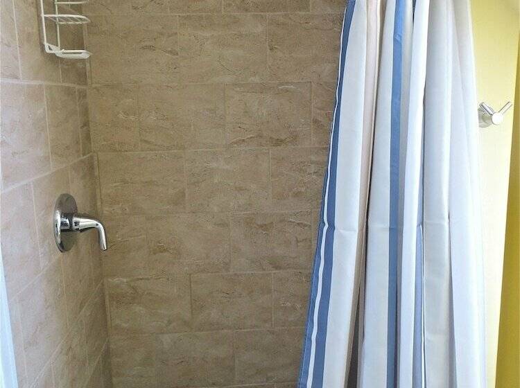 בית מלון כפרי Atlantic Light Inn
