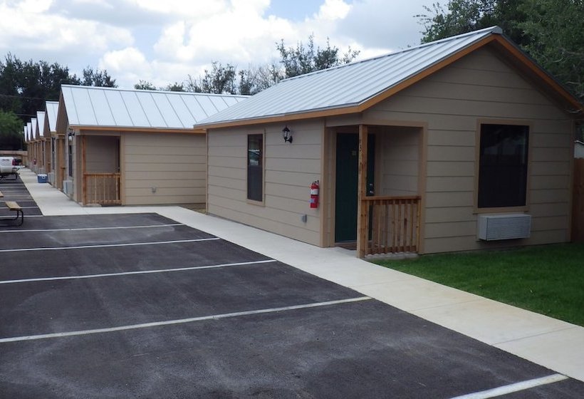 酒店 Brush Country Lodge