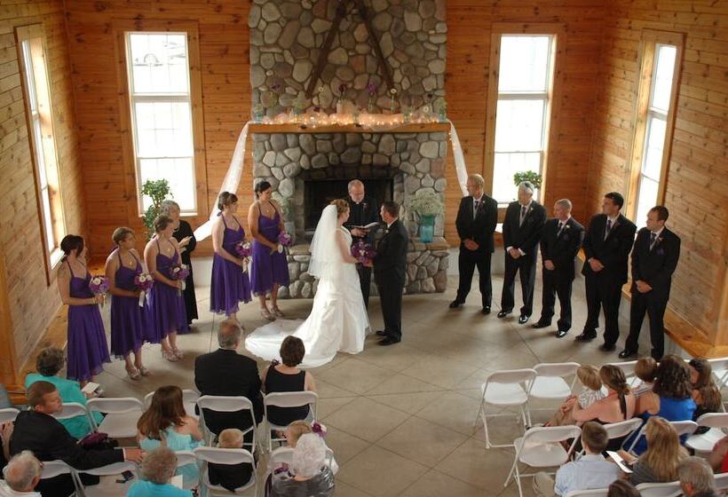 Отель Caberfae Peaks Ski & Golf Resort