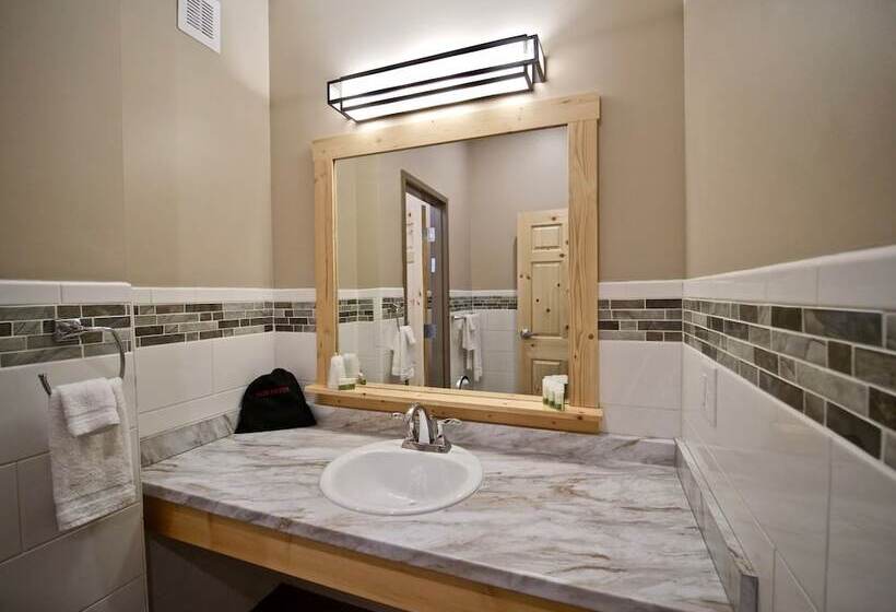 Отель Caberfae Peaks Ski & Golf Resort