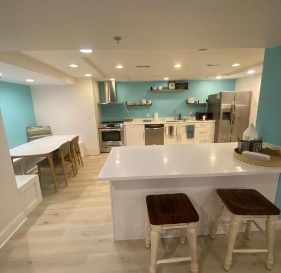 فندق Canalside Inn