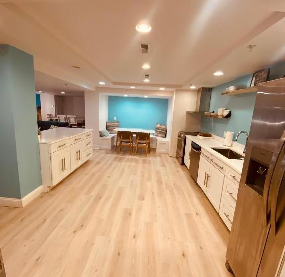 فندق Canalside Inn