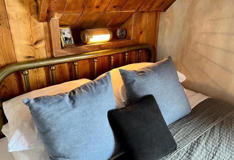 هتل Crew S Quarters Boarding House   Caters To Men