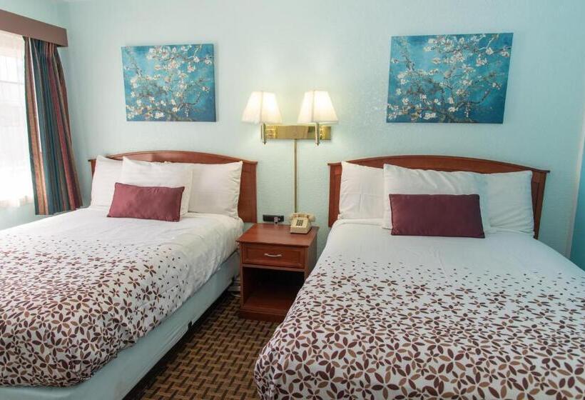 هتل Esquire Inn