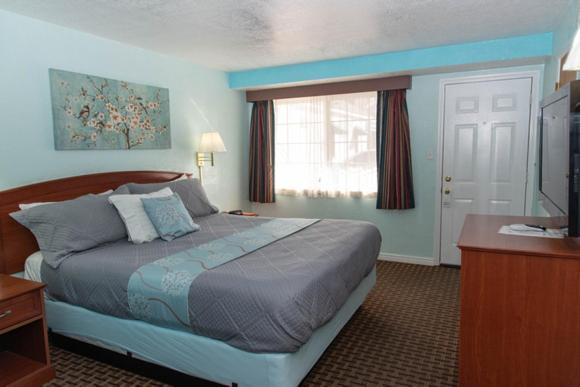 هتل Esquire Inn