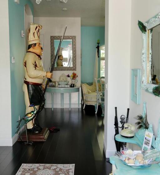 فندق Inn On The Avenue