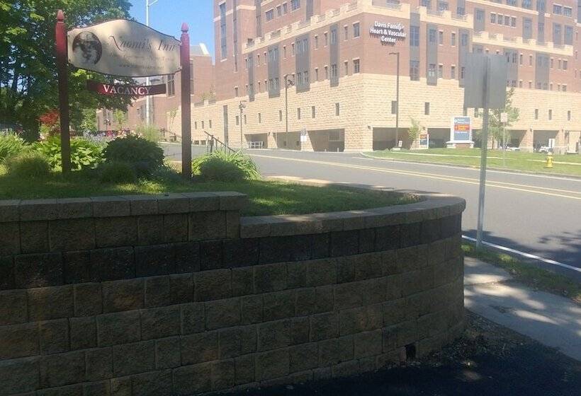 בית מלון כפרי Naomi's Inn Bed & Breakfast