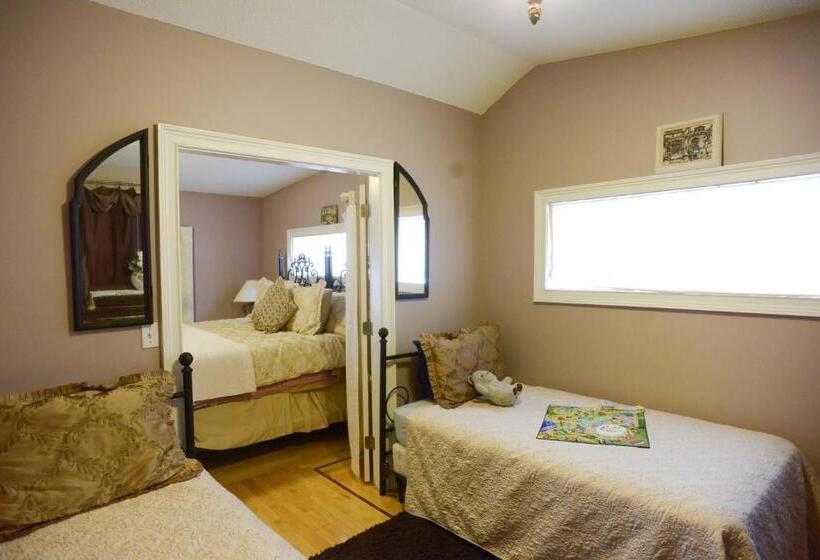 בית מלון כפרי Naomi's Inn Bed & Breakfast