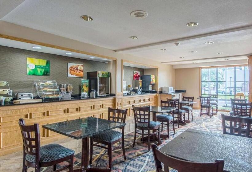 Отель Quality Inn & Suites University Area