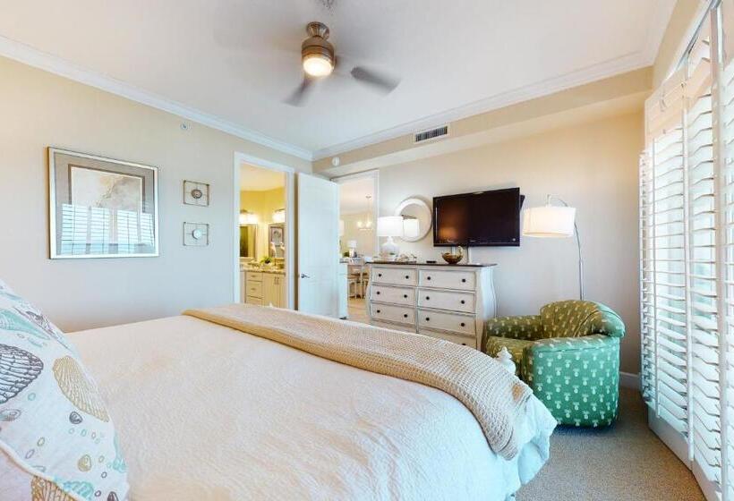 هتل Regency Isle 802