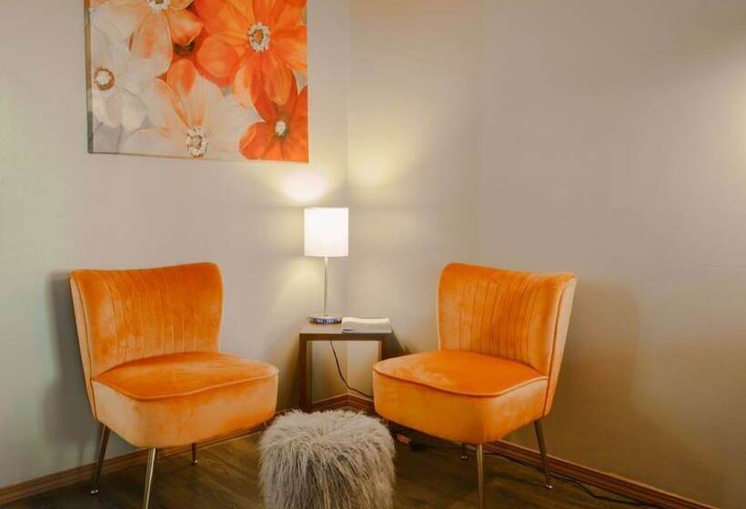 ホテル Shady Acre Inn And Suites