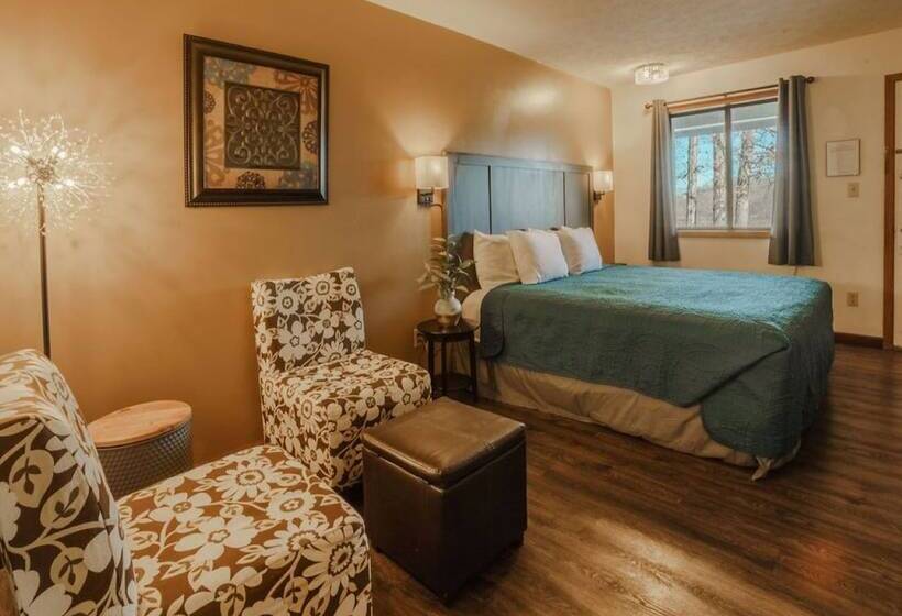 ホテル Shady Acre Inn And Suites