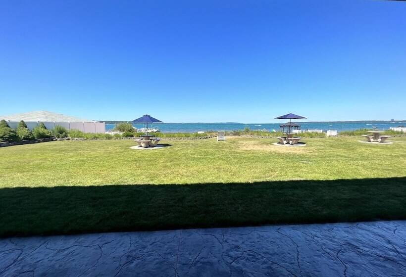 هتل The Beach Haus Resort