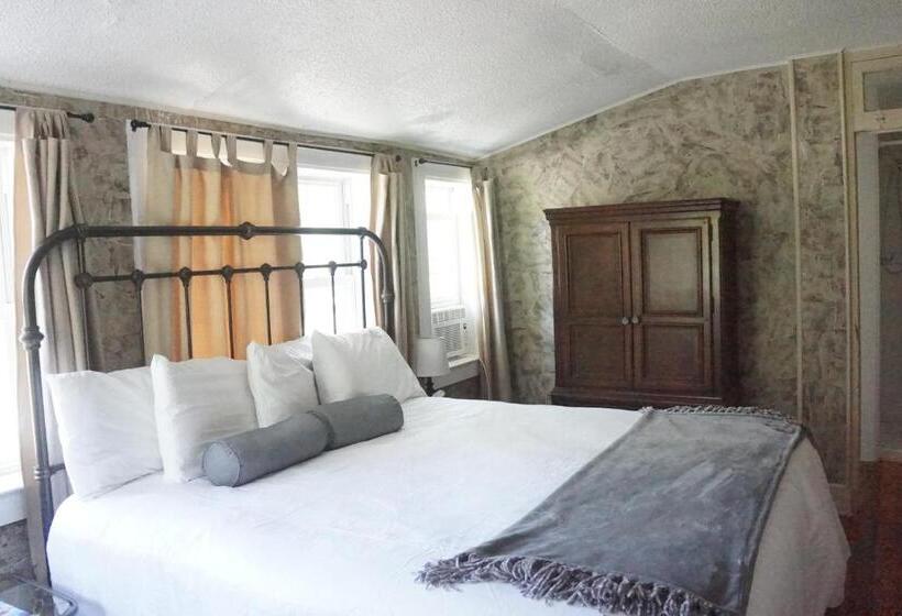 בית מלון כפרי The Frogtown Inn