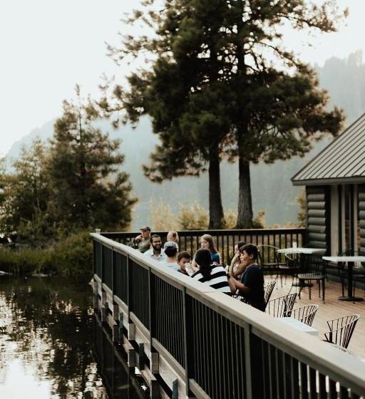 호텔 The Suttle Lodge & Boathouse