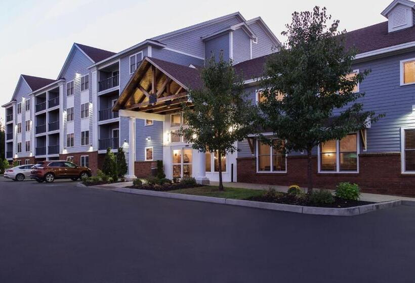 فندق White River Inn & Suites