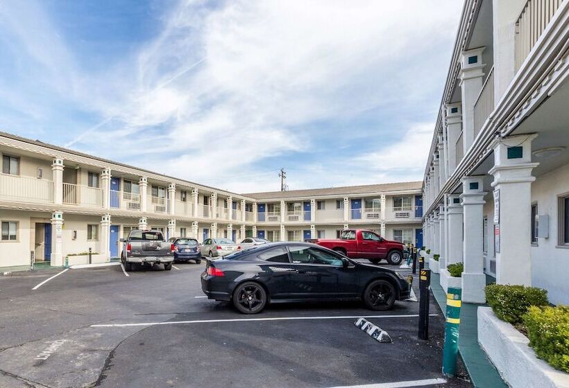 Motel 6 San Rafael
