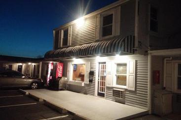 Shore Point Motel