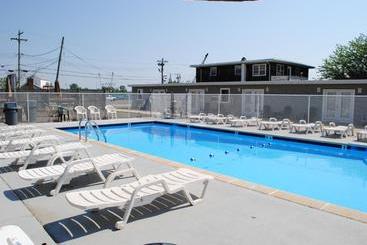 Shore Point Motel