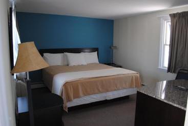 Shore Point Motel