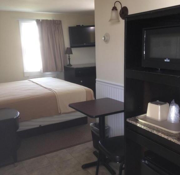 Shore Point Motel
