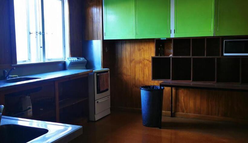 הוסטל Bluewater Lodge