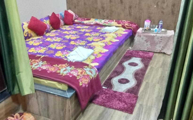 فندق New Natraj