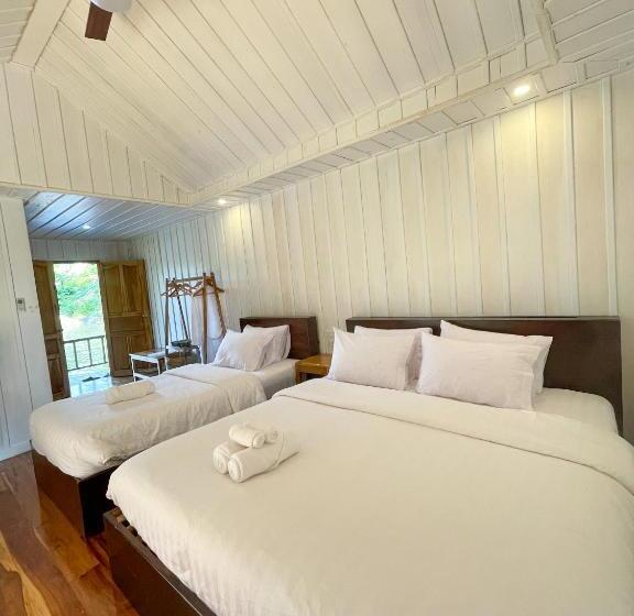 هتل Nongkhiaw The Float House