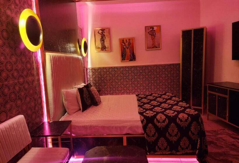 ホテル Ottoman Suit Apartment &
