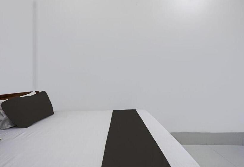 فندق Spot On Royal Stay Residency