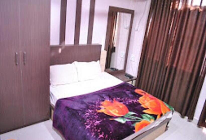 ホテル Varun Inn