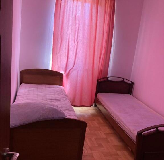 پانسیون Green Garden Guest House