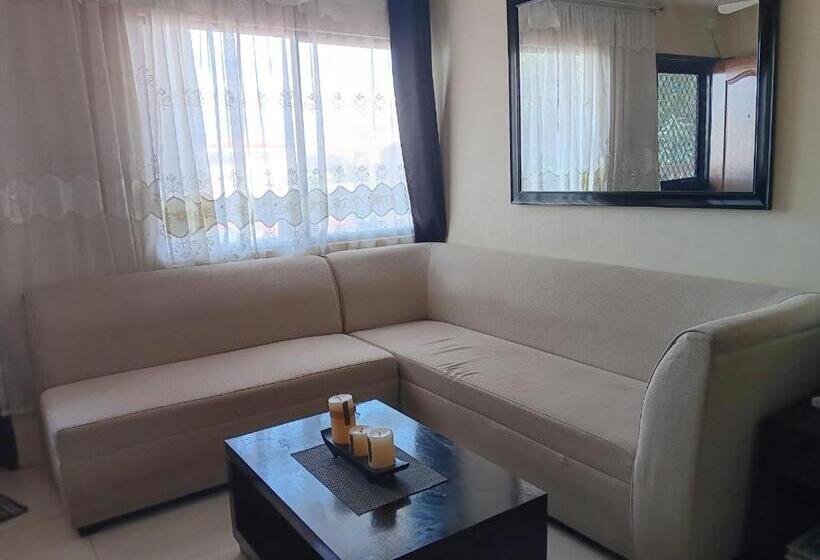 פנסיון October Homes, One Oasis Ortigas