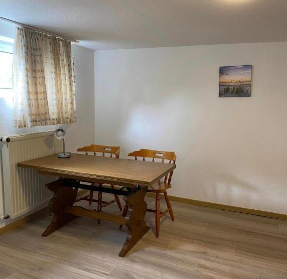 פנסיון Van Kim 2   Souterrain Monteurwohnung