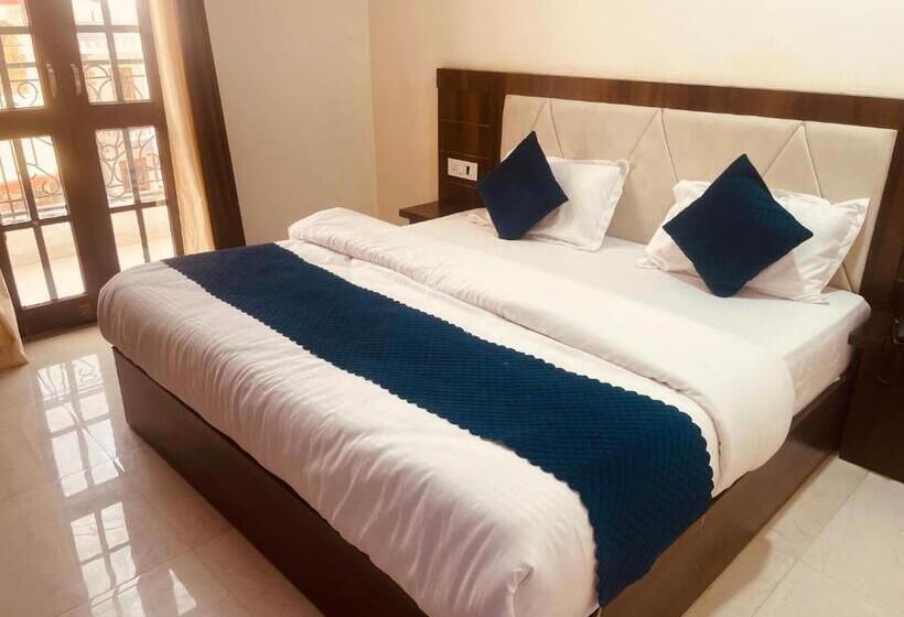 ベッドアンドブレックファースト White House   A Four Star Luxury Resort