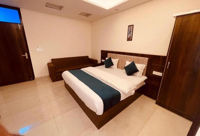 ベッドアンドブレックファースト White House   A Four Star Luxury Resort