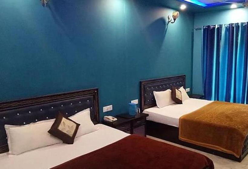בית מלון כפרי Aar Kempty Lake Resort