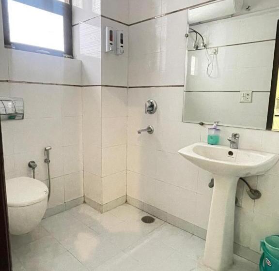 בית מלון כפרי Aadi S Residency