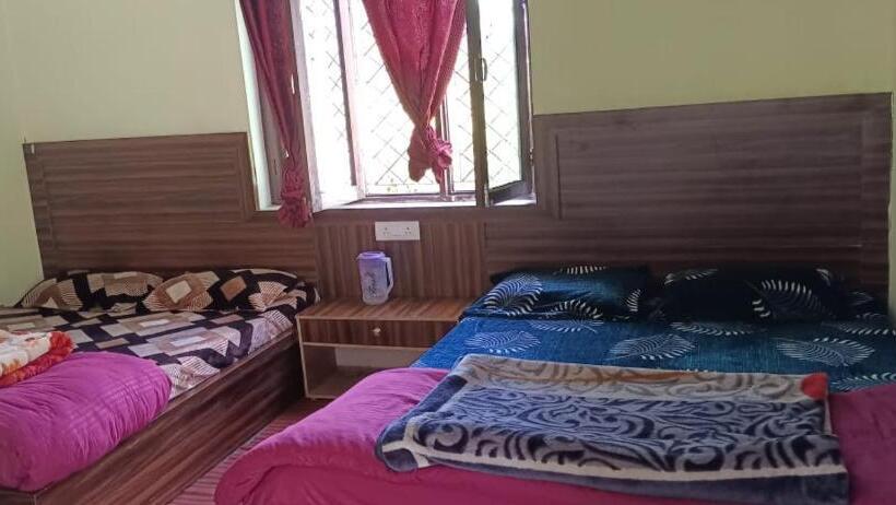 בית מלון כפרי Badrinath House By Prithvi Yatra