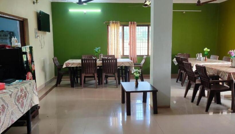 בית מלון כפרי Diamond Lake View Cottages