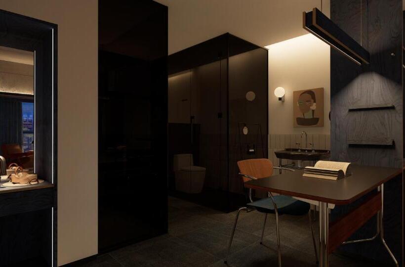 彼厅酒店hotel In Between