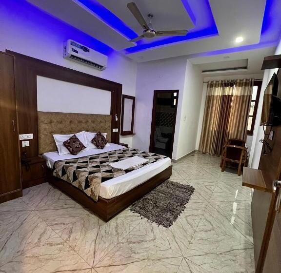 酒店 The Crown , Top Rated & Most Awarded Property In Chandigarh, Zirakpur & Tricity