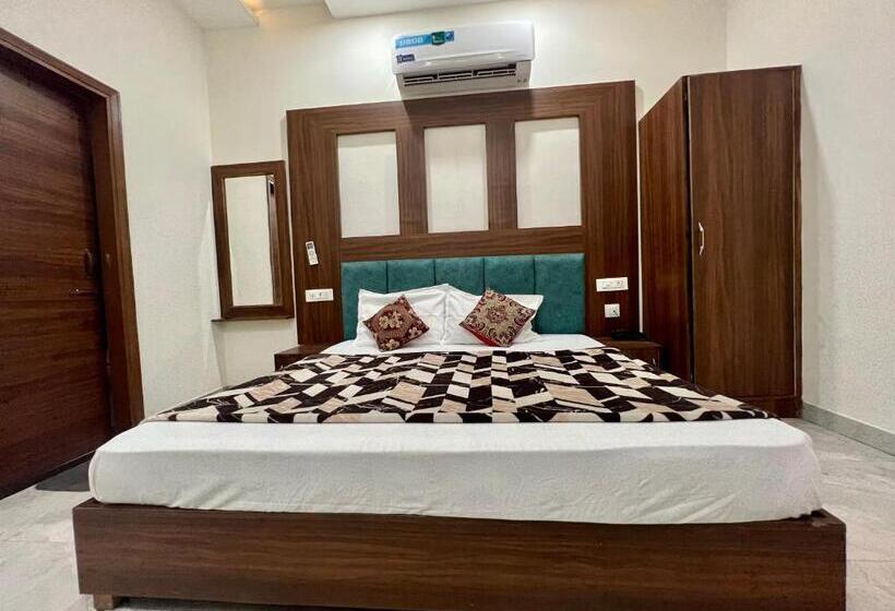 酒店 The Crown , Top Rated & Most Awarded Property In Chandigarh, Zirakpur & Tricity