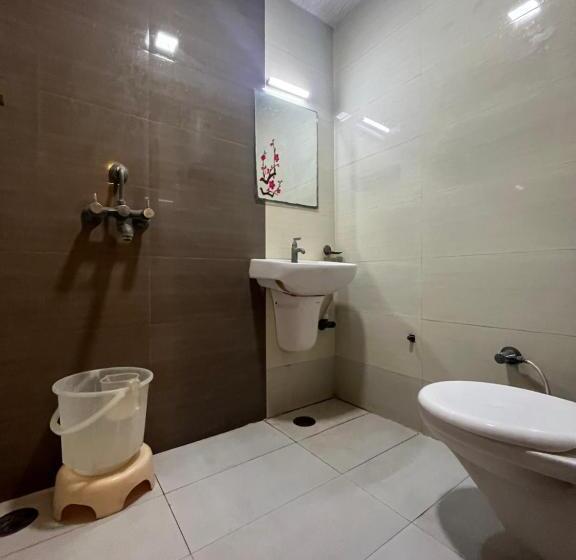 בית מלון כפרי Tushar Residency