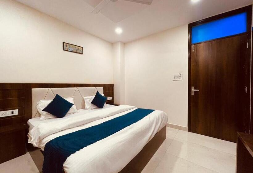 مبيت وإفطار Wooib Hotels, Haridwar