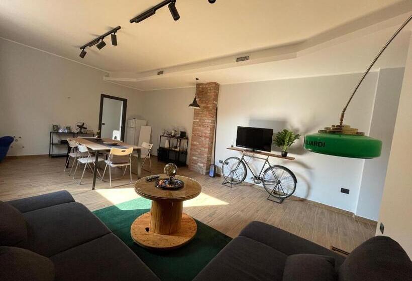 مبيت وإفطار Industrial House 3